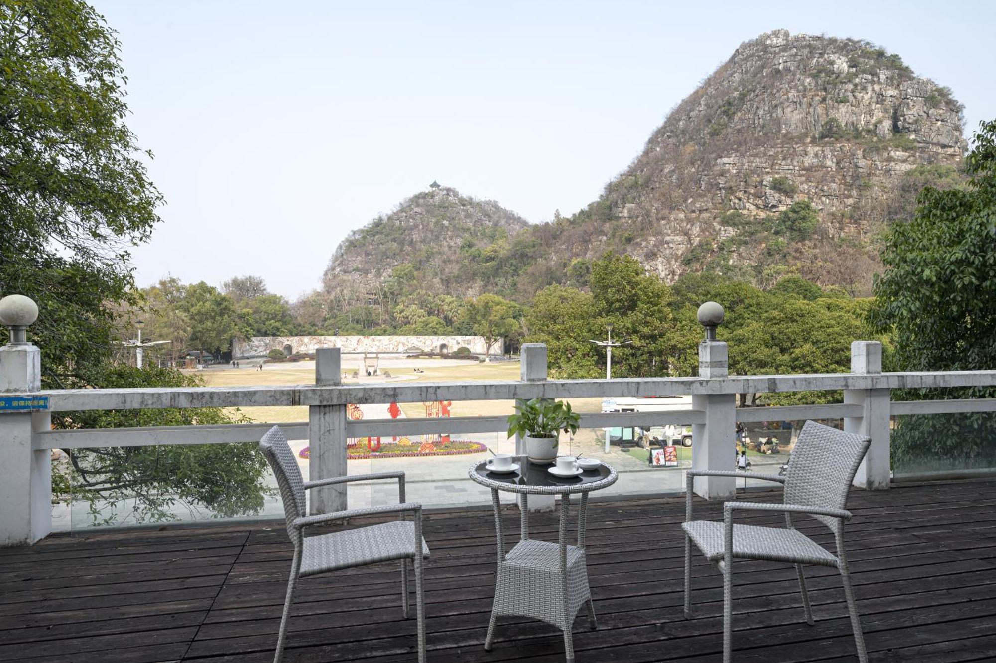 Guilin Crystal Crescent Moon Hotel Экстерьер фото
