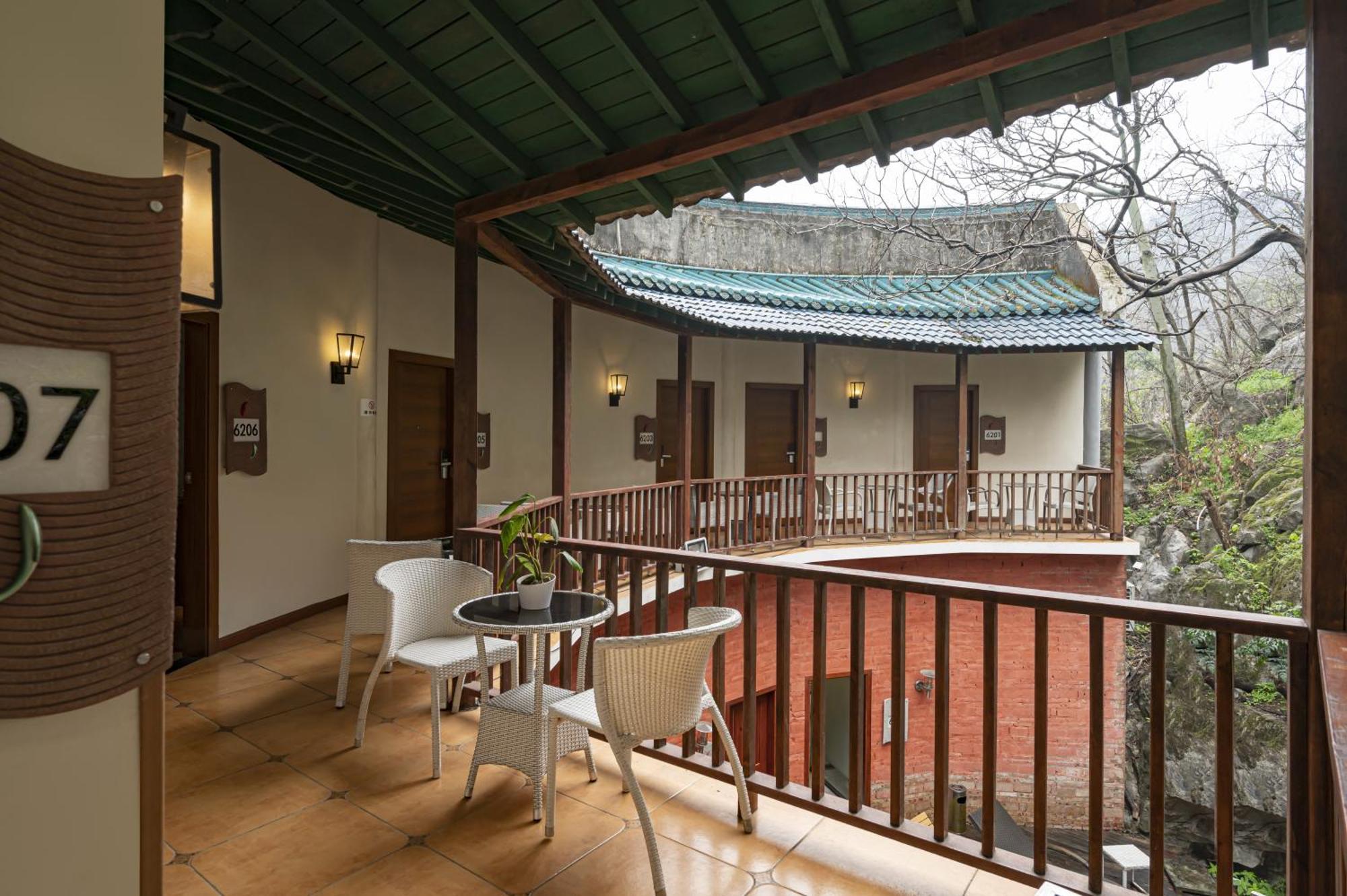 Guilin Crystal Crescent Moon Hotel Экстерьер фото