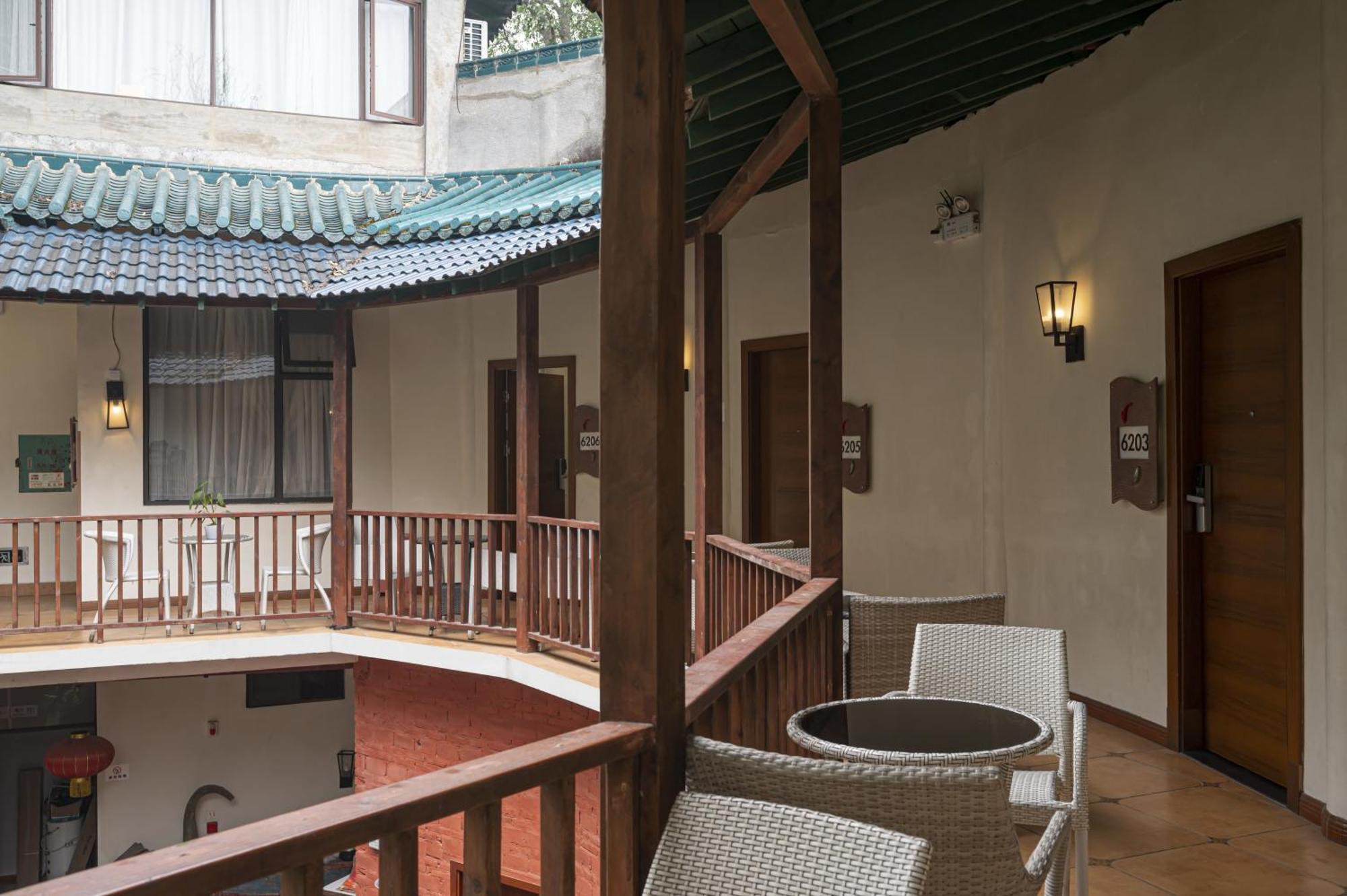 Guilin Crystal Crescent Moon Hotel Экстерьер фото